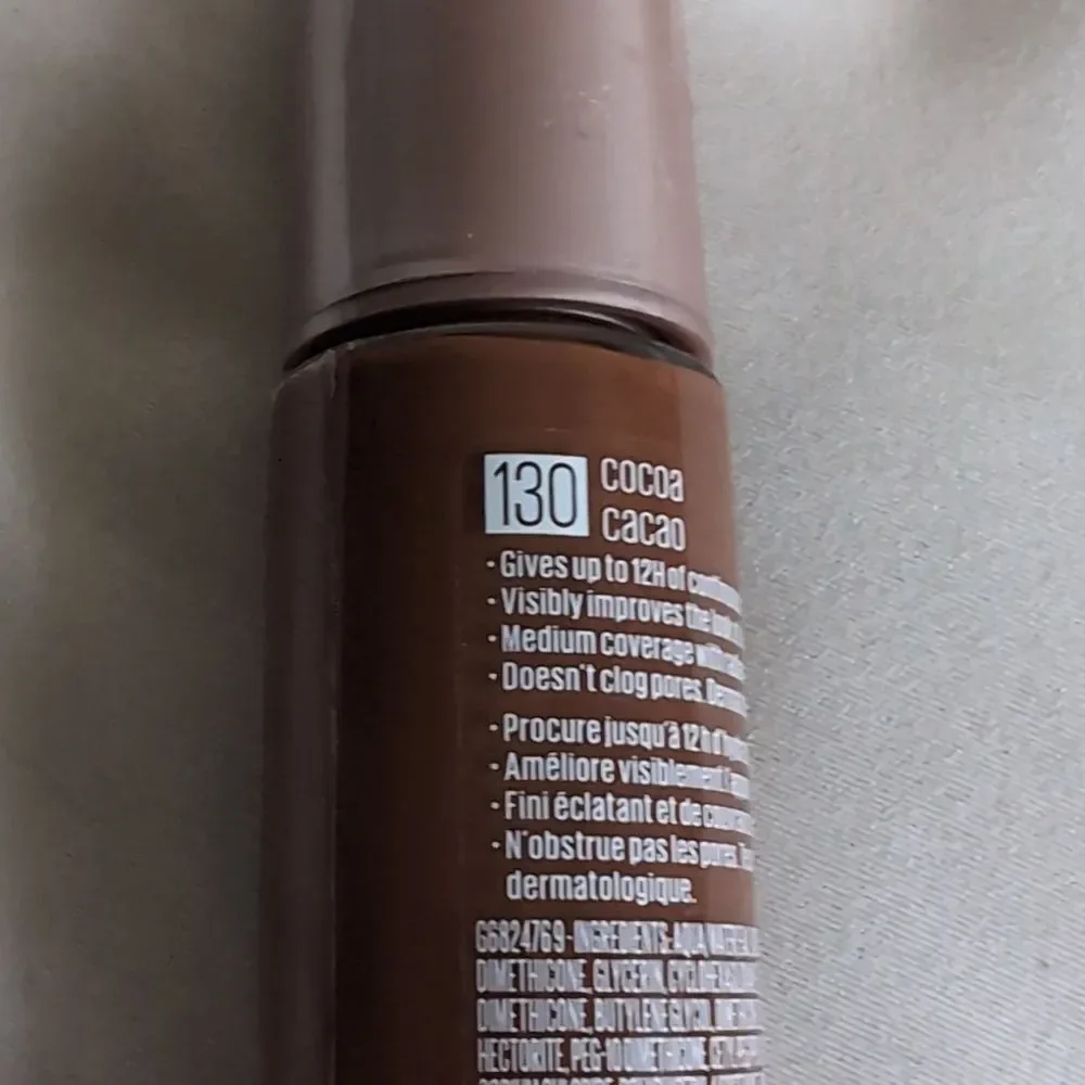 Maybelline Dream Radiant Liquid Foundation - Java 135